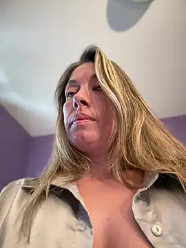 MiraKisss webcam
