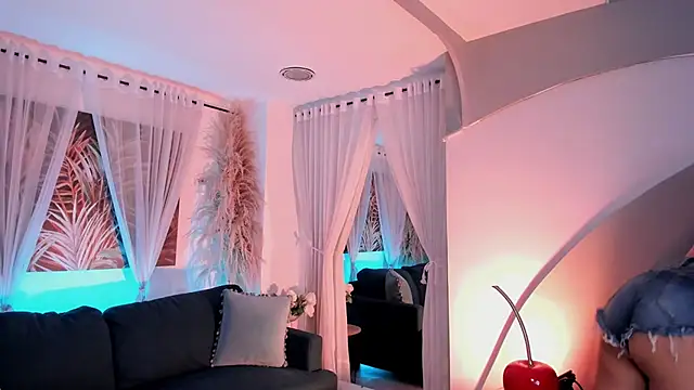 Nicolle_W webcam