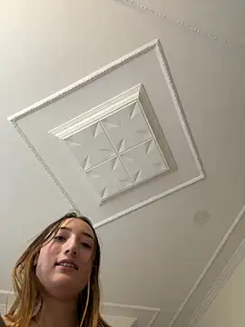 Valery_Salmons webcam