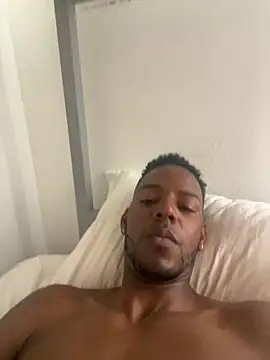 elnegro3095 - Elnegro3095's free webcam - UK Sex Cams