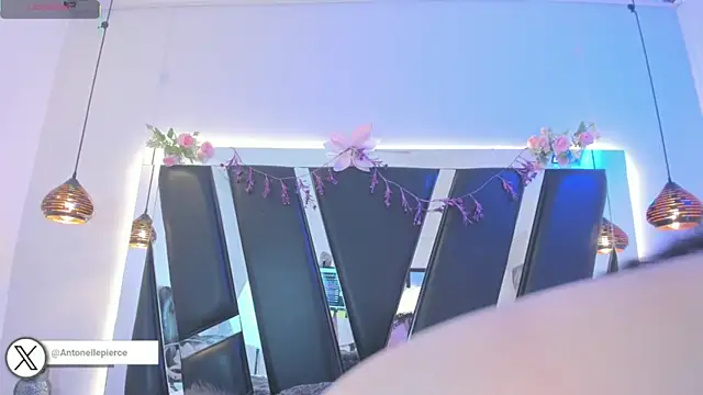 antonelllepiercee webcam
