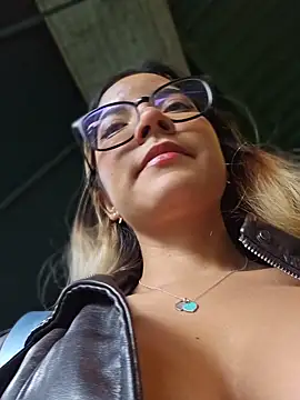 Pretty_roxxyy webcam
