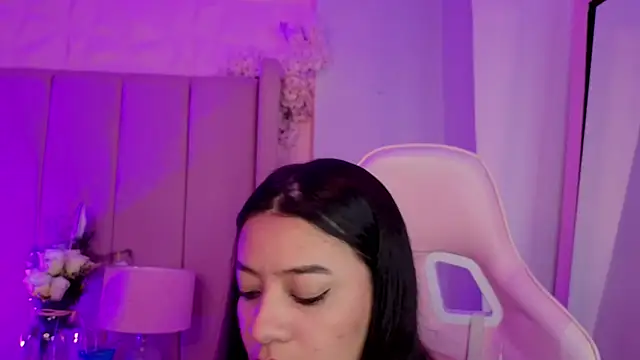 MollyBigBoobs12