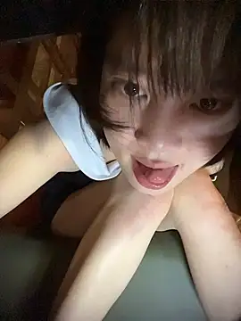 littleqiu live cam on StripChat