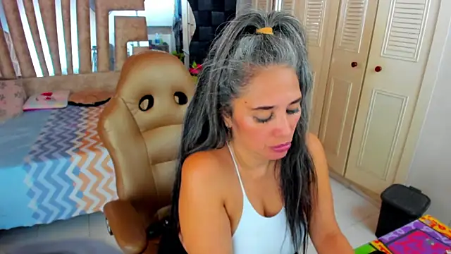 cute_sassy webcam