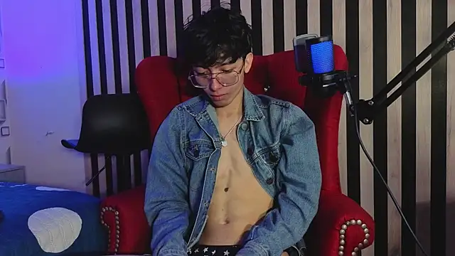 Twink_Sebas7