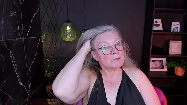 NataliMellow live cam on StripChat