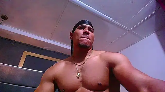 teddyfit19cm live cam on StripChat