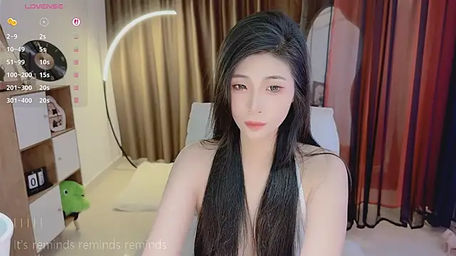 Vaidurya-Yolo live cam on StripChat