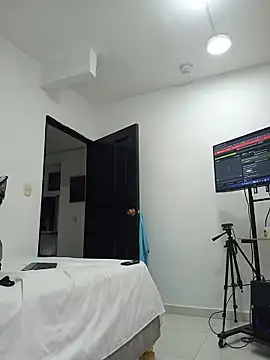 -Serena_ live cam on StripChat