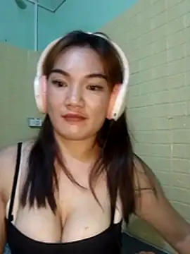 Voiva11 live cam on StripChat