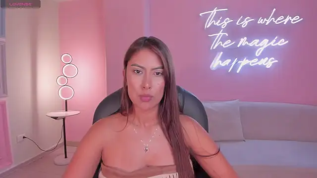 ArianaDumont webcam