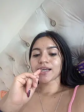 DulceCaroX live cam on StripChat