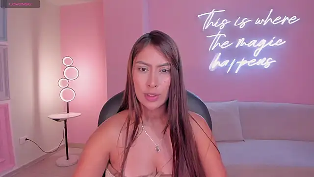 ArianaDumont webcam