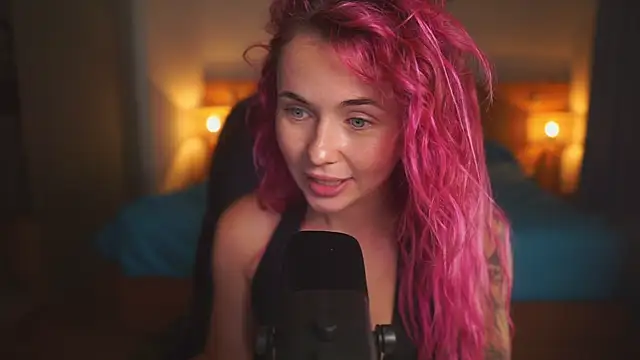 Sarah_Pink webcam