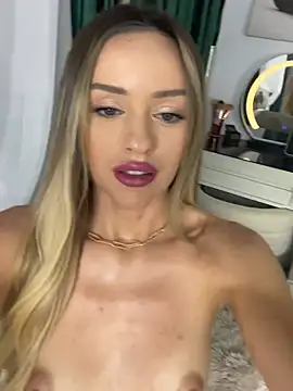 KatieCutieXooo webcam
