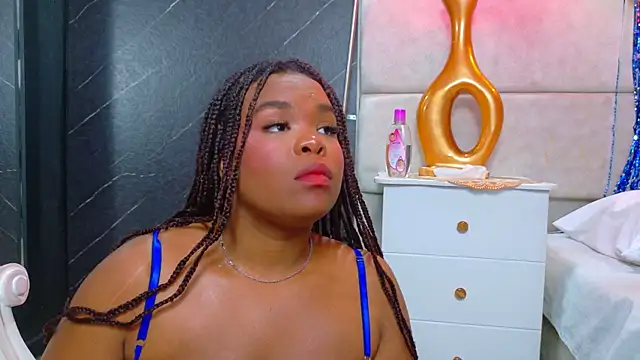 EbonyHenner webcam