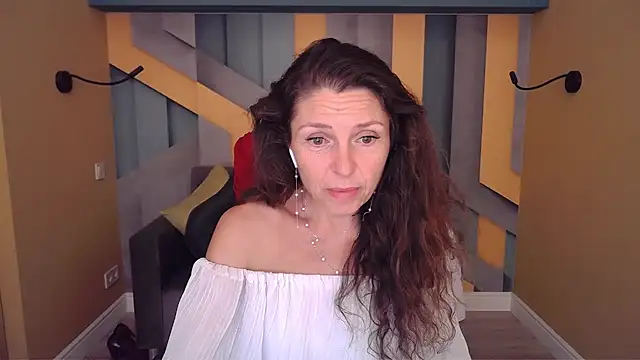 EllaLong webcam