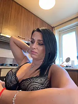 Hotmomcheckk_ webcam