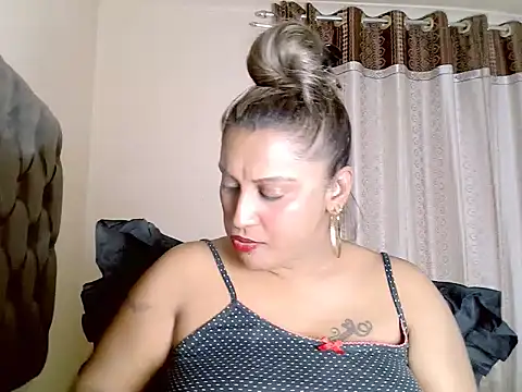 eroticbeauty37 webcam