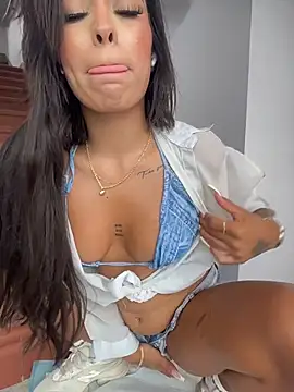 MystiqueXXX live cam on StripChat