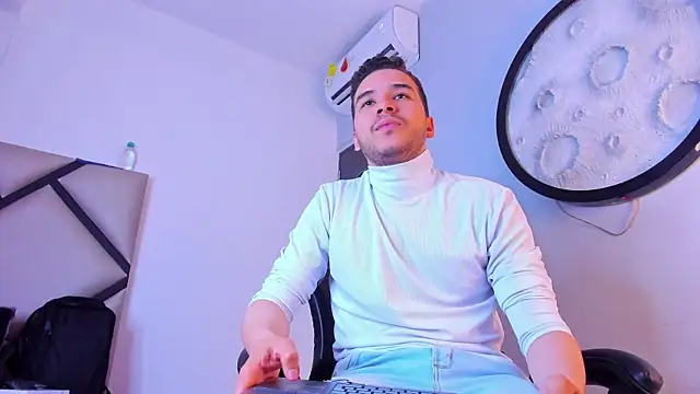 mike_257 webcam