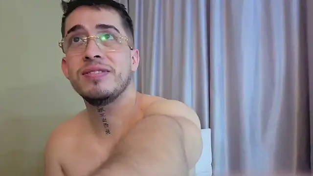 Tommas_Jhonson webcam