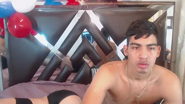 Milo_and_Mily webcam