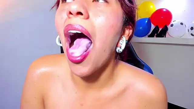 Raven_Rouge_ webcam