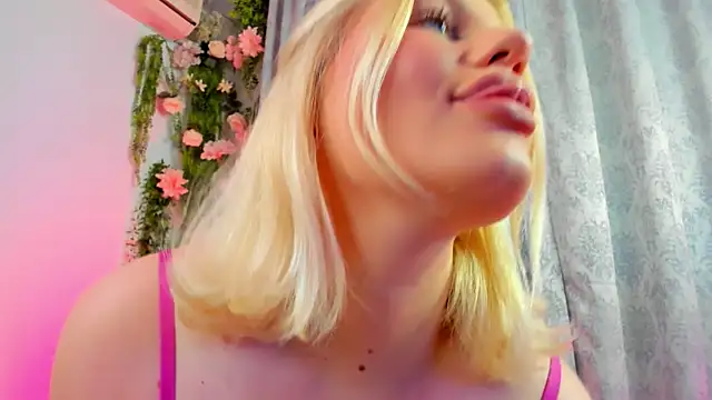 JosephineMoon webcam