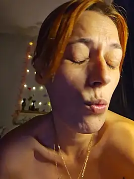 Mila_Rouquine webcam