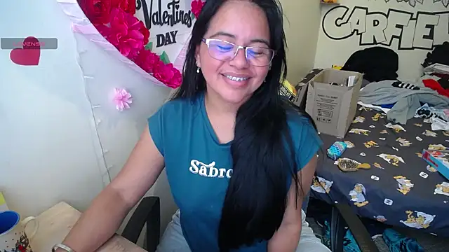Miss__kendra_ live cam on StripChat