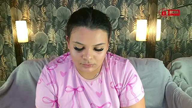 MadyMoan webcam