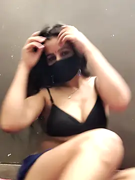 Kanika_76 webcam