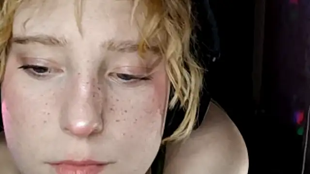 CuteLittleAngel webcam