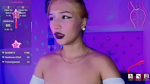 naomifire_ webcam