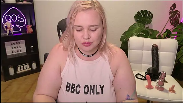 MargotGrey webcam