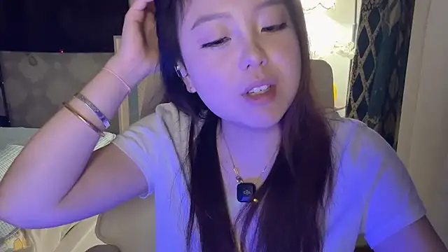 LongLongQueen webcam