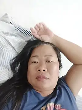 Lovelywoman43 webcam