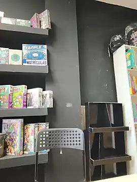 MissNyraSecret webcam