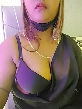 LoveLy-Soneya webcam