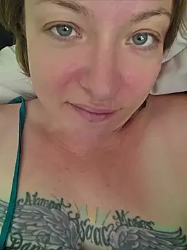 julimonroe webcam