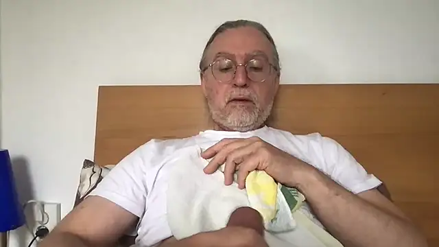owlbimaik@xh webcam