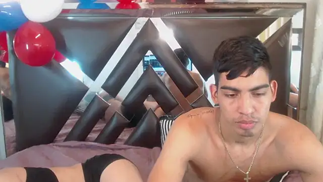 Milo_and_Mily webcam