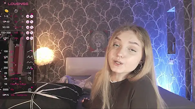 MiaMiaMeow webcam