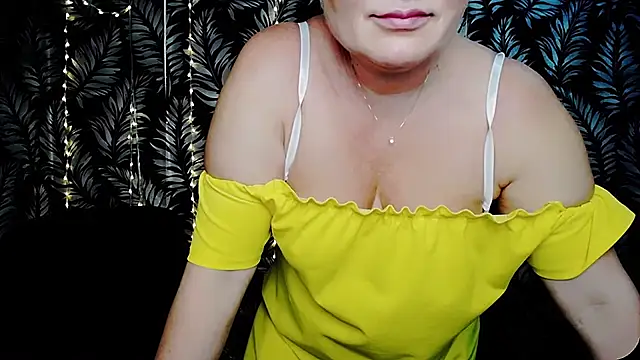Olivia_playful webcam