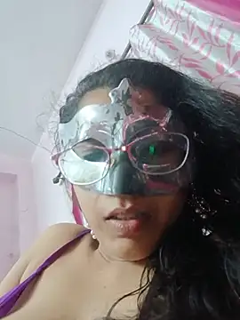 thanusi_2 Live Webcam on Stripchat