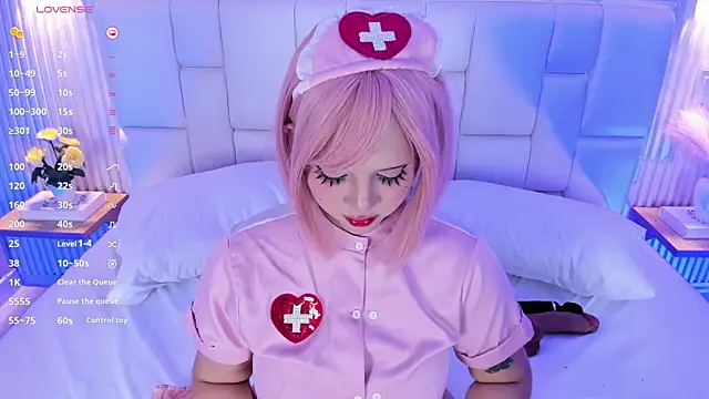 NanaOsaky webcam