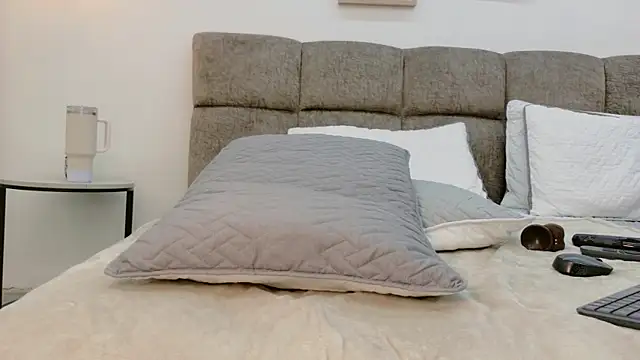 AlmaRose_ webcam
