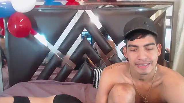Milo_and_Mily webcam